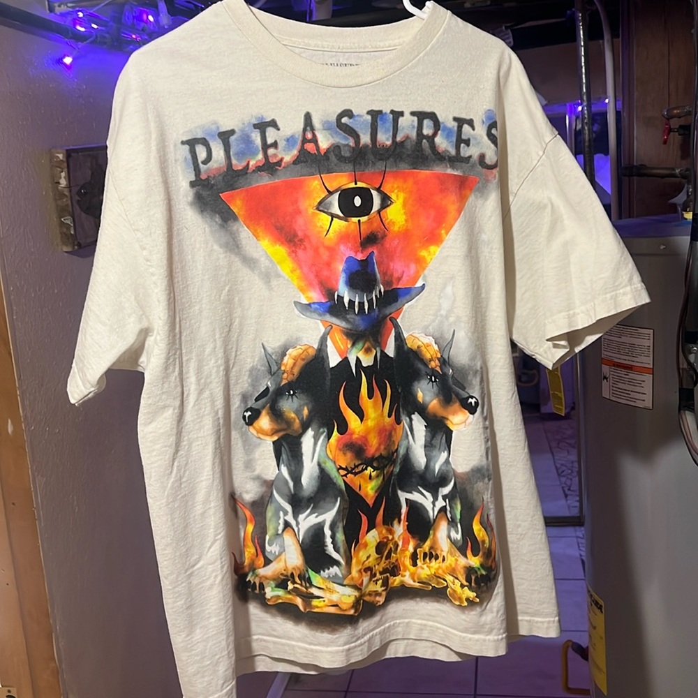 Pleasures Men’s Graphic Tee Shirt Size XL